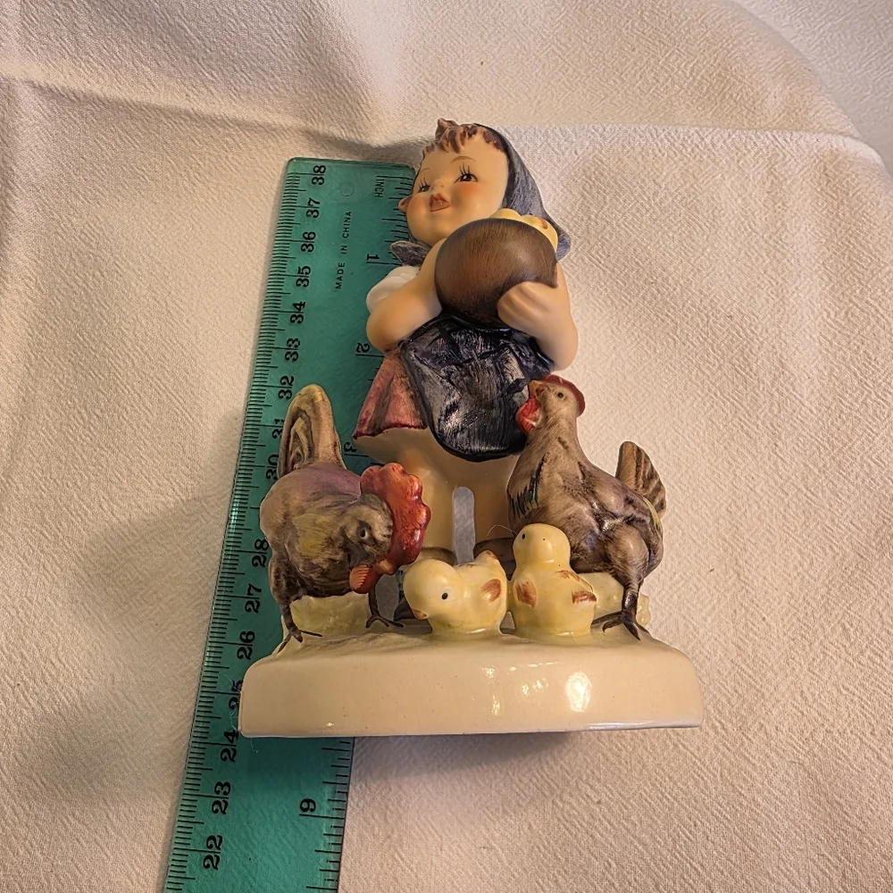 Vintage Goebel Hummel Feeding Time Figurine Girl Chickens TMK 6 1986 Retired